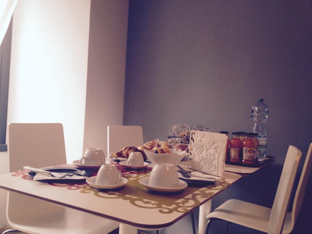 B&B Gmatt Rooms โรม ภายนอก รูปภาพ